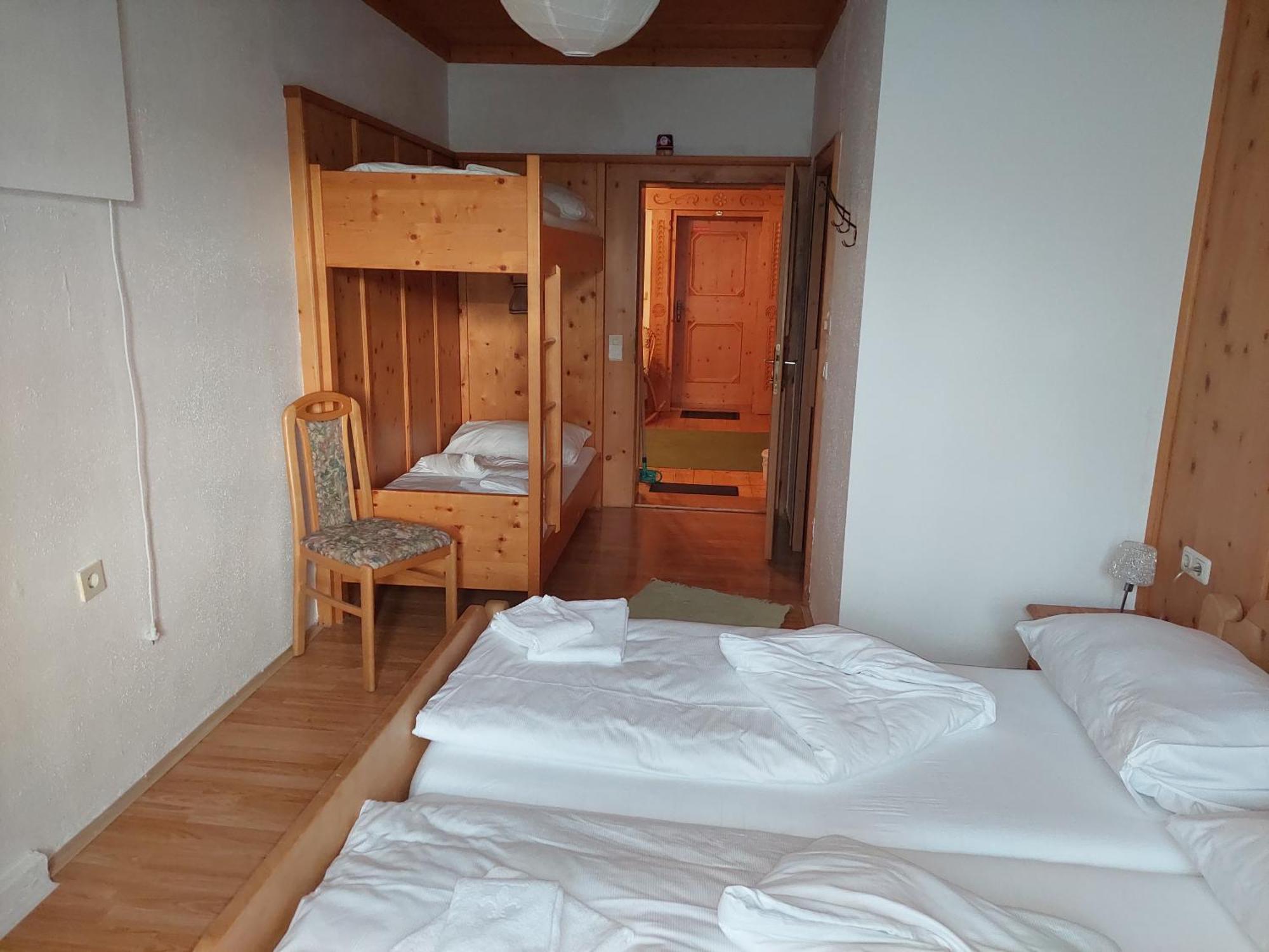 Gasthof Zur Post Taxenbach Szoba fotó